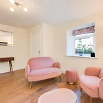 Honey Cottage Mews